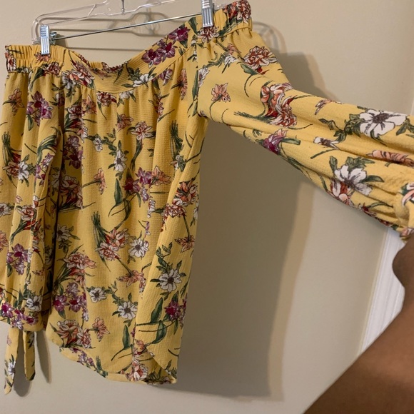 ACTIVE USA Off Shoulder Top size Large - Picture 11 of 15